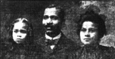 Ada Braxton, her husband and daughter Hazel -- OWH 1905.jpg